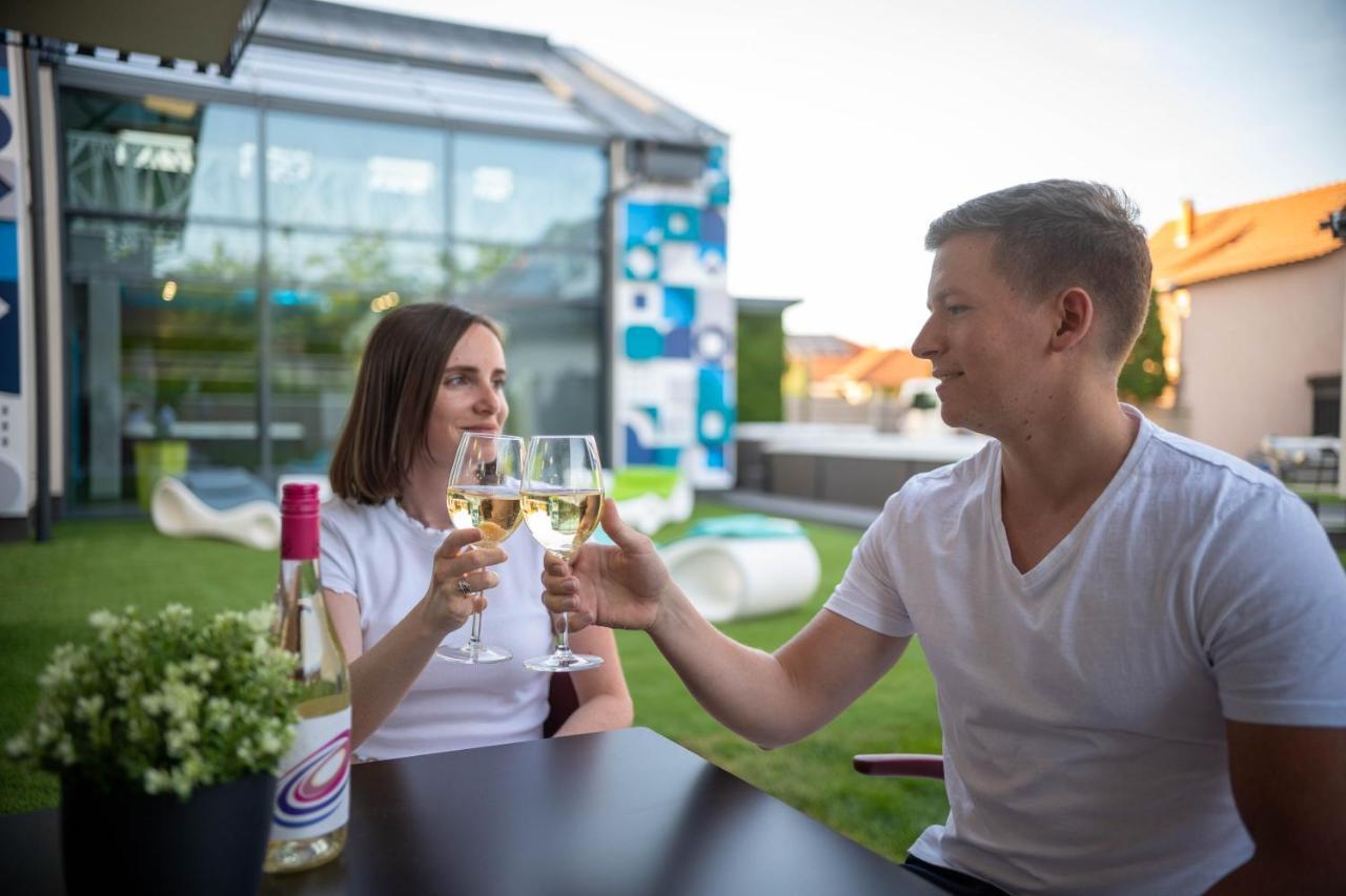 La Vita Premium Panzio Gyula Zewnętrze zdjęcie